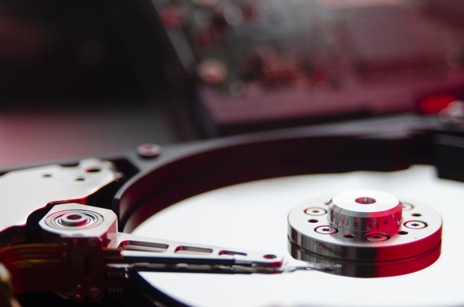 Hard drive internals — CMR vs SMR recording and workload rating explained by Elite Infotech Oman