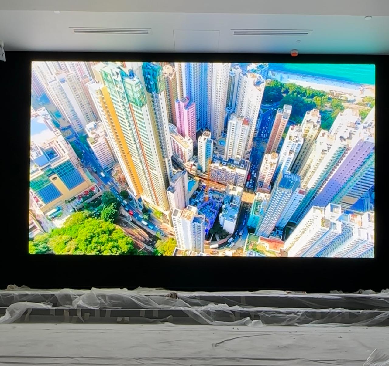 Flexible LED screen Oman curved installation