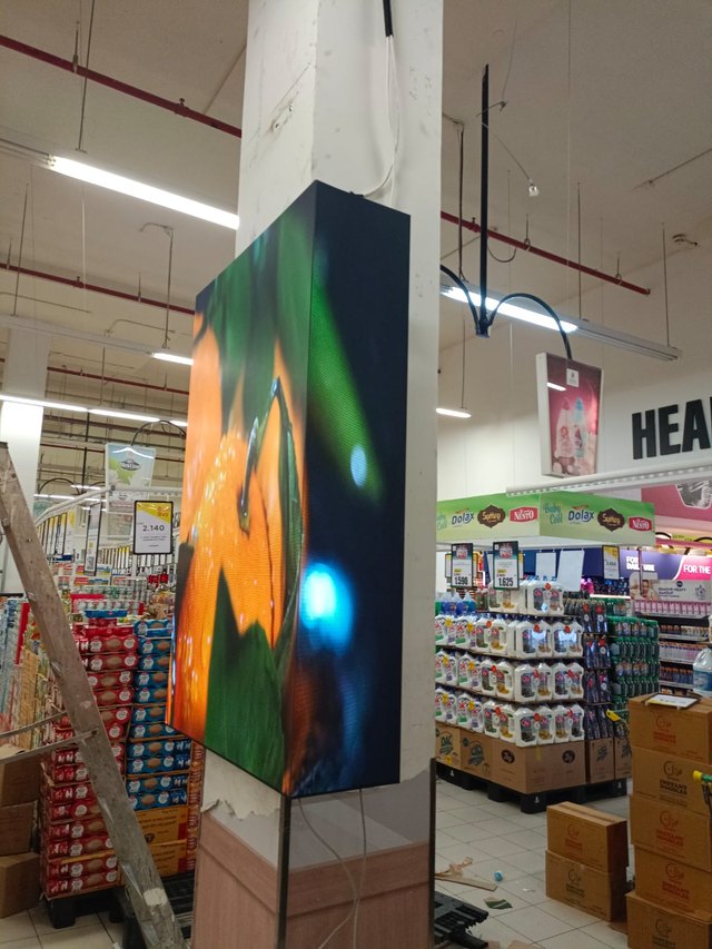 P2.5 fine pitch LED display Oman office